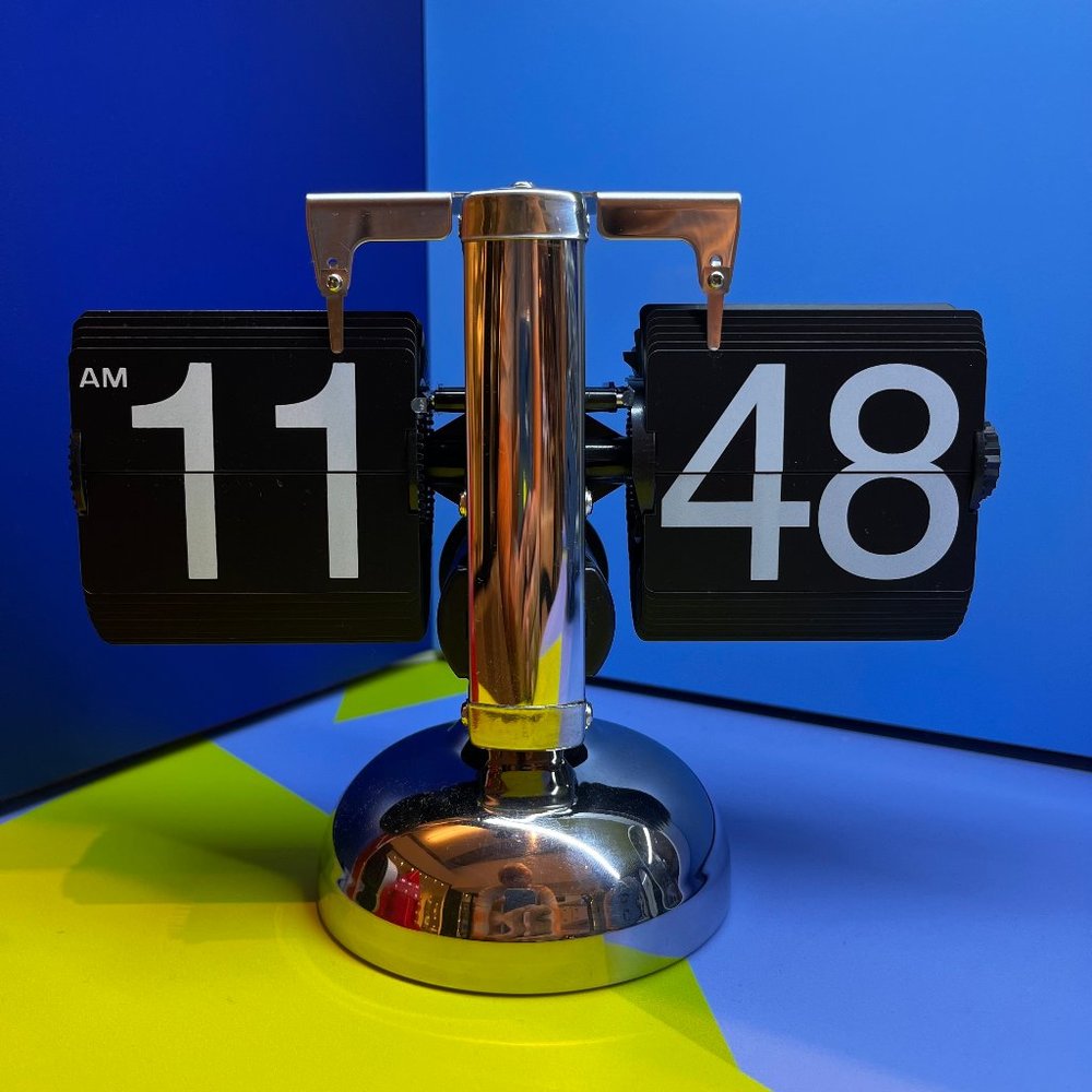 Retro Flip Desk Clock with Metal Stand